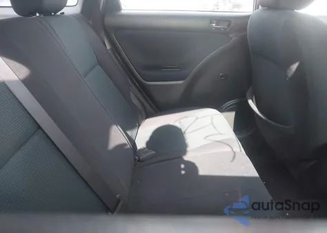 2006 Toyota Matrix Xr z USA, uszkodzony, nr VIN 2T1LR32E36C551986